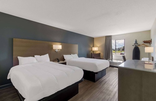 Havelock Hotel | Econo Lodge Cherry Point