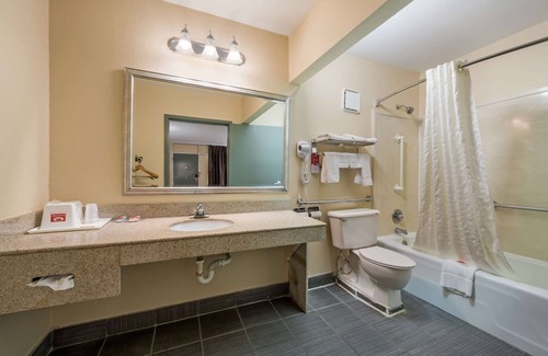 Good Hope Hotel | Econo Lodge Cullman