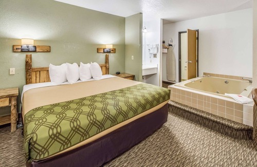 Custer Hotel | Econo Lodge Custer