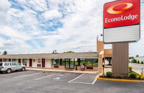 Frederick Cabin | Econo Lodge Frederick I-70