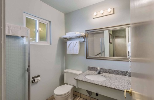 Yreka Hotel | Econo Lodge Inn Suites Yreka
