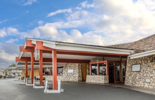 Old Southwest Cabin | Econo Lodge Near Reno-Sparks Convention Center