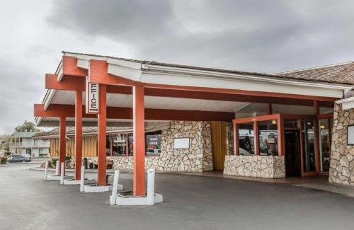Old Southwest Cabin | Econo Lodge Near Reno-Sparks Convention Center