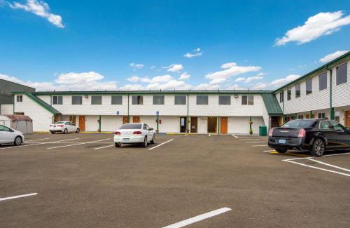 Newport Cabin | Econo Lodge Newport