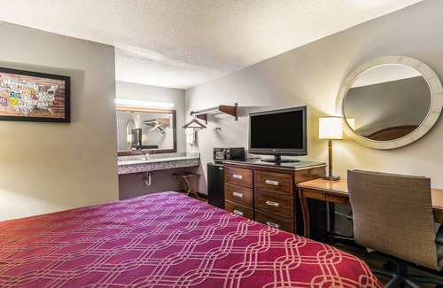 Tallahassee Hotel | Econo Lodge North