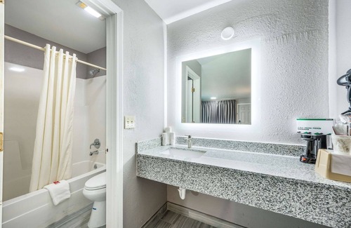 Russellville Hotel | Econo Lodge Russellville