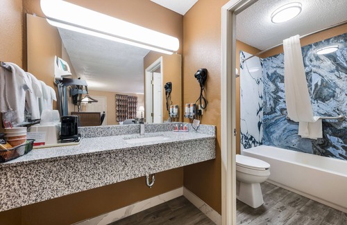 Selmer Hotel | Econo Lodge Selmer