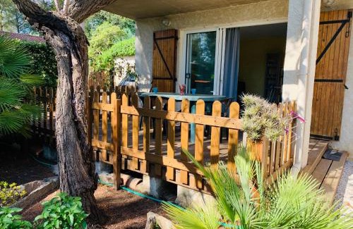 Le Lavandou Apartment | Ecrin de verdure sur Le Lavandou - Classement Tourisme 3 Etoiles