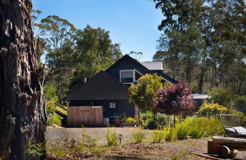 Wheatsheaf House | Edessa Lodge - 2 bedroom tranquil bush retreat
