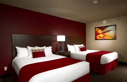 Laughlin Hotel | Edgewater Casino Resort, 2 x Sedona Pool View Queen Smoking Room, Free Parking!
