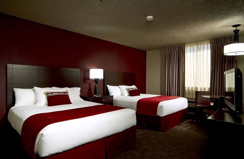 Laughlin Hotel | Edgewater Casino Resort, 2 x Sedona Pool View Queen Smoking Room, Free Parking!