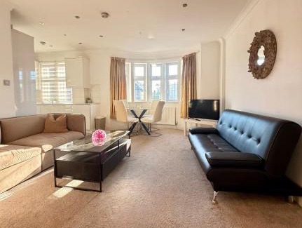 Edgware Apartment | Edgware Bright 2 Bedrooms,