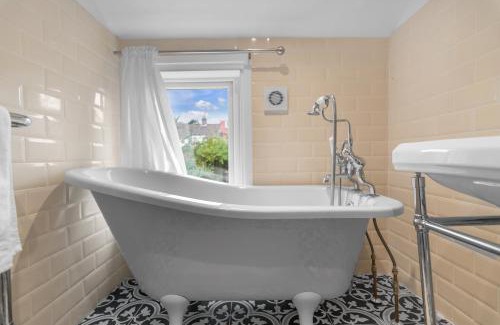 Norwich House | Edinburgh Rest - Stylish 2 Bedr Central house /w Fully Equipped kitchen and Free Parking - Ginger and Gold ltd