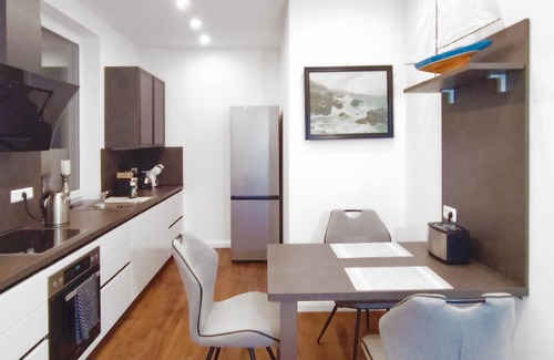 Barenburg Apartment | Edle Moderne Ferienwohnung Direkt am Kanal - bis 4 Pers. Neubau