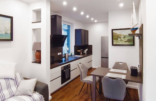 Barenburg Apartment | Edle Moderne Ferienwohnung Direkt am Kanal - bis 4 Pers. Neubau