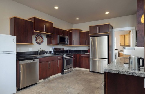 Mountain View House | Edradour Estates – Stunning 6 BDR Bend Retreat for 14 w/Theater Room!