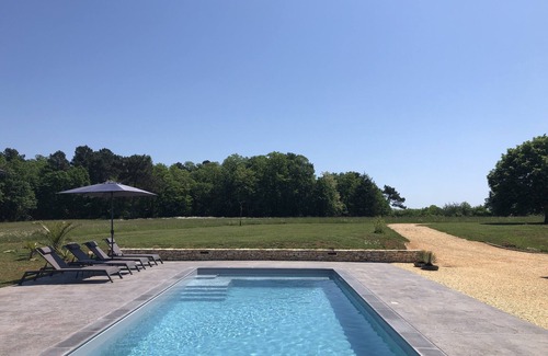 Blanquefort-sur-Briolance House | Een Leuke Gîte met Gezellige Eet/zithoek, Sanitaire Voorzieningen en een Keuken