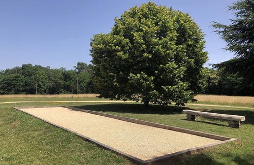 Blanquefort-sur-Briolance House | Een Leuke Gîte met Gezellige Eet/zithoek, Sanitaire Voorzieningen en een Keuken