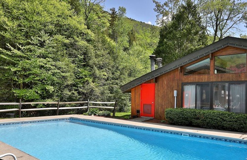 West Bridgewater House | Efficiency with Sleeper Sofa only 215