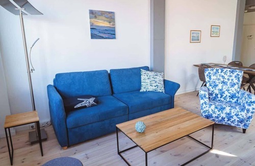 Barth Apartment | Eismöwe Summary: Harb