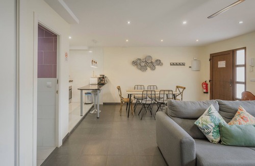 Villanueva de Avila House | El Encanto del Alberche 'Casa 4' with Mountain View, Shared Pool and Wi-Fi