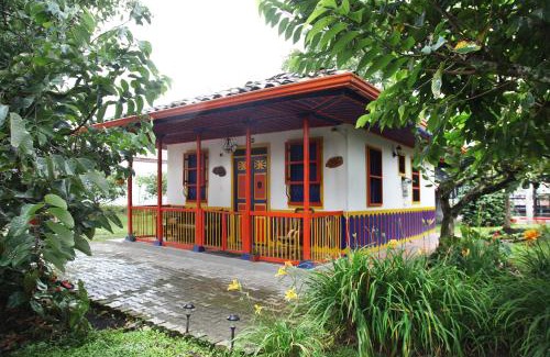 Salento Apartment | El Madrigal Cabin - Adorable 2-bedroom guesthouse