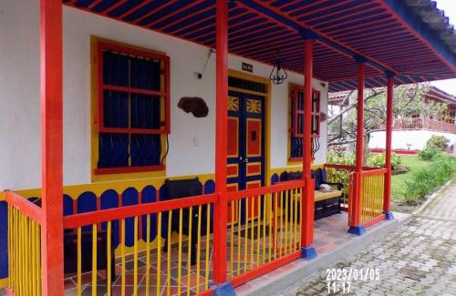 Salento Apartment | El Madrigal Cabin - Adorable 2-bedroom guesthouse