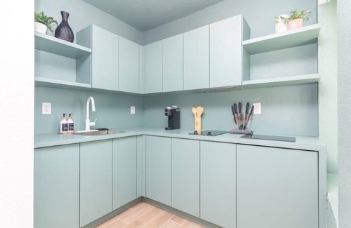 El Portal Apartment | El Portal #2 · Newly Renovated Stylish Studio in El Portal #2