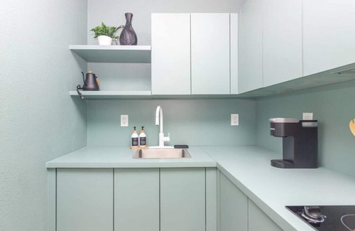 El Portal Apartment | El Portal #2 · Newly Renovated Stylish Studio in El Portal #2