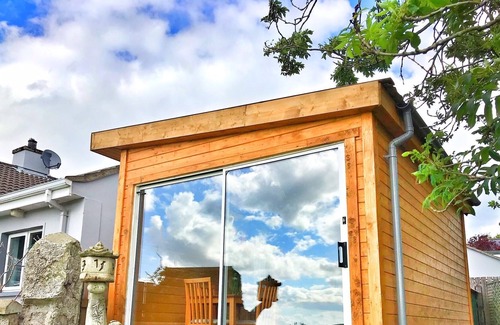 Londonderry Villa | Elagh View B B King En-suite Room