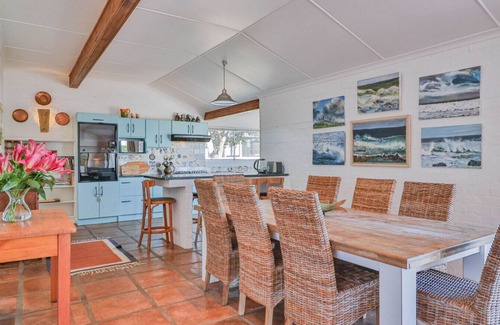 Onrus House | Elaine`s | Spectacular Ocean View | Pet friendly