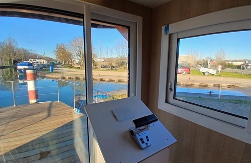 Castelsarrasin Boat Rental | Electro-solar pleasure boat on the Canal de Garonne