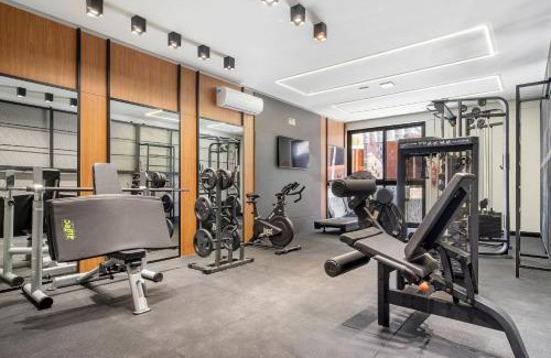 Quinta da Serra Apartment | Elegância e Conforto com Piscina Aquecida by Achei