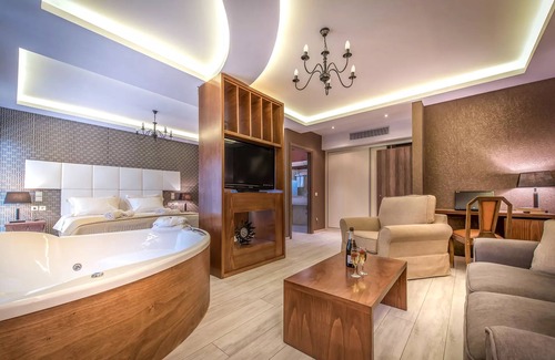 Planos Hotel | Elegance Luxury Executive Suites - Adults Only