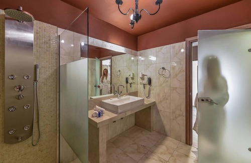 Planos Hotel | Elegance Luxury Executive Suites - Adults Only