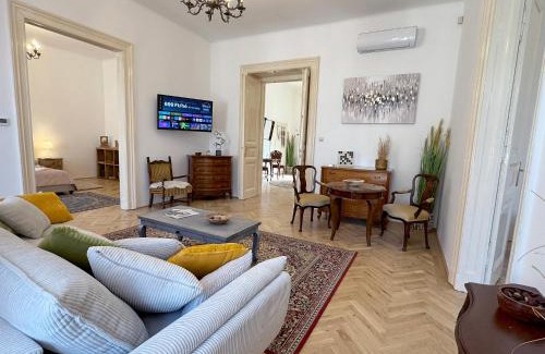 Erzsebetvaros Apartment | Elegant 125m2 Apartment Downtown Budapest
