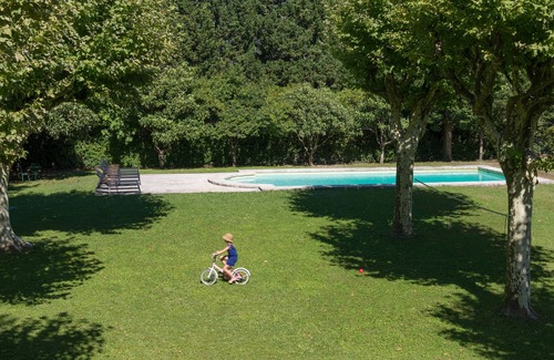 Camaret-sur-Aigues House | Elegant 18th c. country house, beautiful lush park, lovely pool.