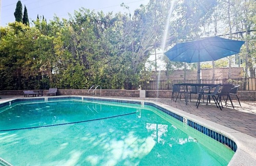 The Flats Apartment | Elegant 1BR in Beverly Hills, Los Angeles