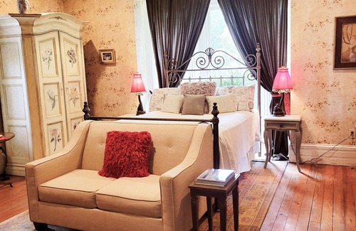 Washington House | Elegant 3 bdr/3 bath home in the village of Little Washington! Gourmet kitchen!