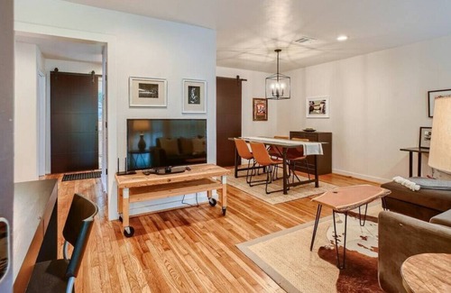 Willow Meadows/Willowbend Area House | Elegant 3 BDRM Home Mins to Stadium, Hospitals, Downtown Houston