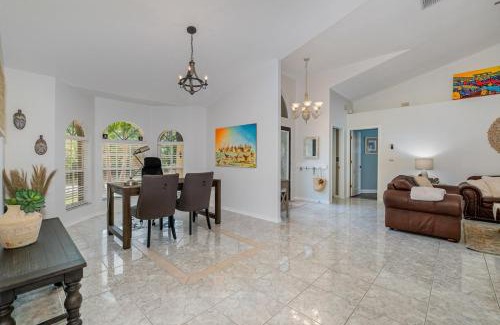 Interchange Square Apartment | Elegant 4BR Pool Sanctuary - Ideal for Work or Play!