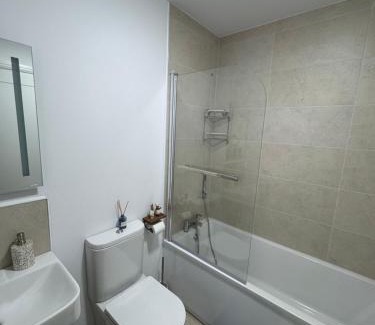 Ongar House | Elegant and Cozy room in quiet estate