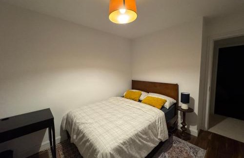 Ongar House | Elegant and Cozy room in quiet estate
