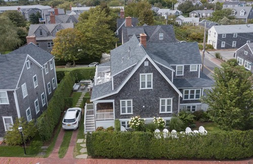 Brant Point House | Elegant and Family Friendly Brant Point 5 Bedroom