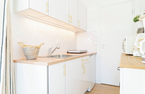 Perols Apartment | Elegant Apt between sea, ponds and nature, 5 minutes from beaches, direct access to streetcar.