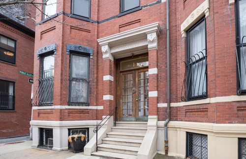 Back Bay West Apartment | Elegant Back Bay Studio, steps from Newbury & T, by Blueground