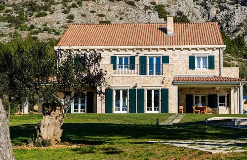 Murvica Villa | Elegant Brac Villa | 4 Bedrooms | Villa Shoreline Serenity | Stunning Sea Views.