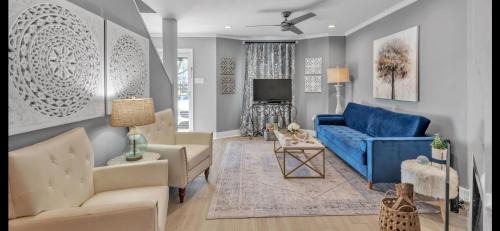 Inniswold Apartment | Elegant condo Two ensuite baths with gourmet kitchen near Mall of LA & LSU Top restaurant venues
