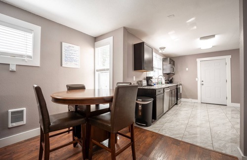 Hilltop House | Elegant Downtown Tacoma Home