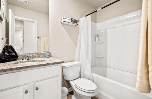 Austell House | Elegant Escape Near Six Flags with WiFi, AC